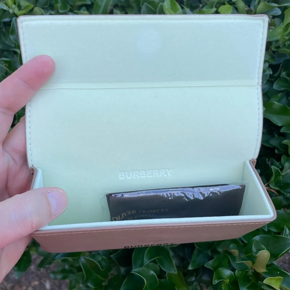 Burberry Beige‎ Sunglasses / Eyeglasses Case New